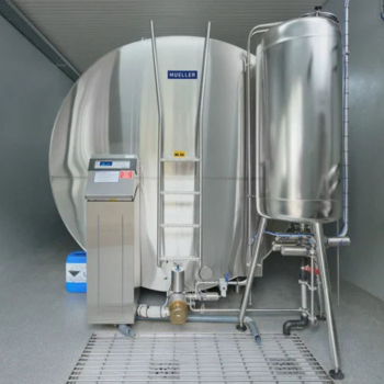 Schładzalnik do mleka Mueller Model O - zbiornik zamontowany w gospodarstwie